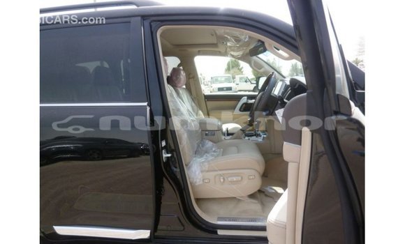 Buy Import Toyota Land Cruiser Black Car in Import - Dubai in Bumthang Buy Import Toyota Land Cruiser Black Car in Import - Dubai in Bumthang
