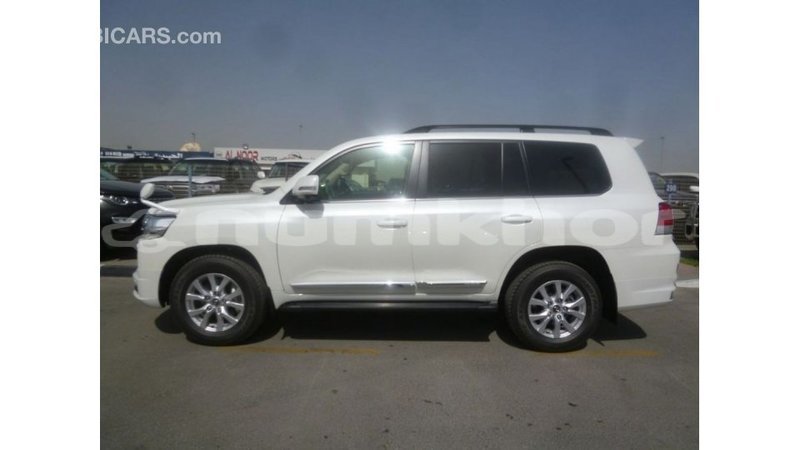 Big with watermark toyota land cruiser bumthang import dubai 2715