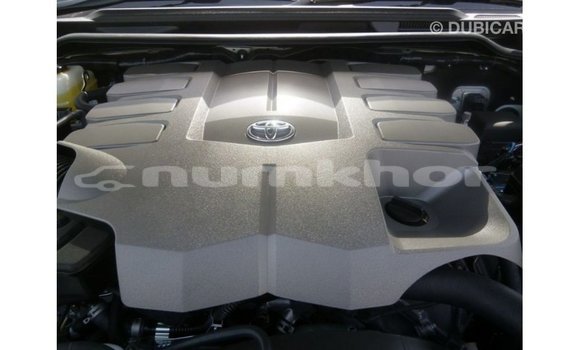 Buy Import Toyota Land Cruiser White Car in Import - Dubai in Bumthang Buy Import Toyota Land Cruiser White Car in Import - Dubai in Bumthang