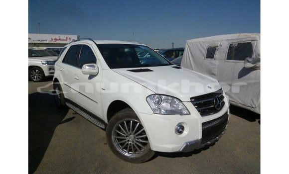 Buy Import Mercedes-Benz 190 White Car in Import - Dubai in Bumthang Buy Import Mercedes-Benz 190 White Car in Import - Dubai in Bumthang
