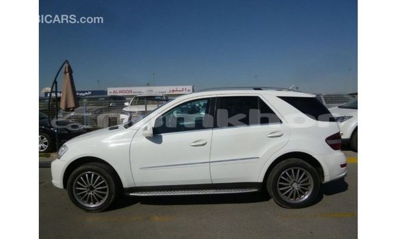 Buy Import Mercedes-Benz 190 White Car in Import - Dubai in Bumthang Buy Import Mercedes-Benz 190 White Car in Import - Dubai in Bumthang