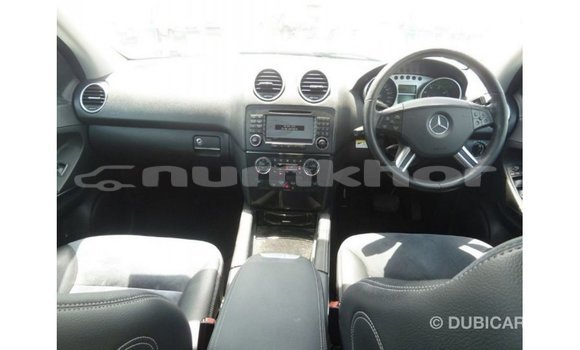 Buy Import Mercedes-Benz 190 Black Car in Import - Dubai in Bumthang Buy Import Mercedes-Benz 190 Black Car in Import - Dubai in Bumthang