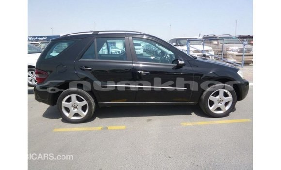 Buy Import Mercedes-Benz 190 Black Car in Import - Dubai in Bumthang Buy Import Mercedes-Benz 190 Black Car in Import - Dubai in Bumthang