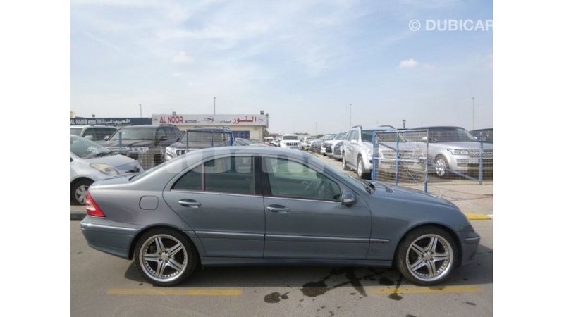 Big with watermark mercedes benz 190 bumthang import dubai 2721