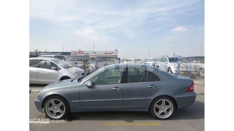 Big with watermark mercedes benz 190 bumthang import dubai 2721