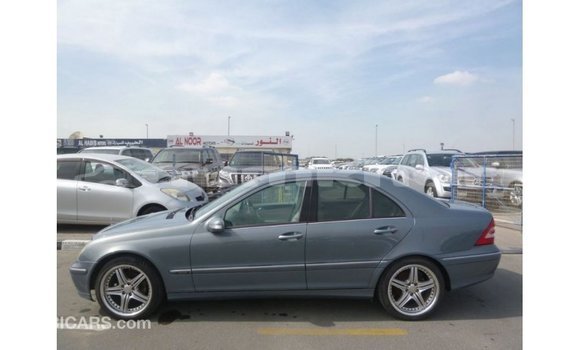 Buy Import Mercedes-Benz 190 Blue Car in Import - Dubai in Bumthang Buy Import Mercedes-Benz 190 Blue Car in Import - Dubai in Bumthang