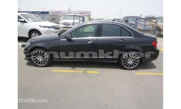 Buy Import Mercedes-Benz 190 Black Car in Import - Dubai in Bumthang Buy Import Mercedes-Benz 190 Black Car in Import - Dubai in Bumthang