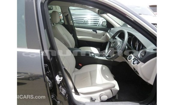 Buy Import Mercedes-Benz 190 Black Car in Import - Dubai in Bumthang Buy Import Mercedes-Benz 190 Black Car in Import - Dubai in Bumthang