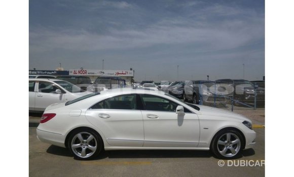 Buy Import Mercedes-Benz 190 White Car in Import - Dubai in Bumthang Buy Import Mercedes-Benz 190 White Car in Import - Dubai in Bumthang