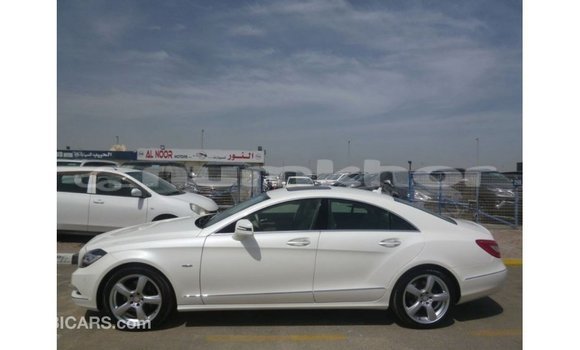 Buy Import Mercedes-Benz 190 White Car in Import - Dubai in Bumthang Buy Import Mercedes-Benz 190 White Car in Import - Dubai in Bumthang