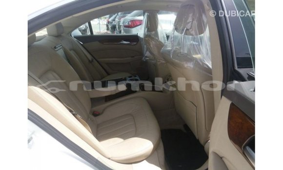 Buy Import Mercedes-Benz 190 White Car in Import - Dubai in Bumthang Buy Import Mercedes-Benz 190 White Car in Import - Dubai in Bumthang