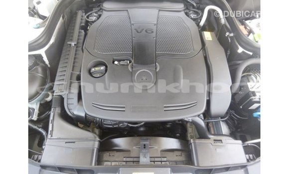 Buy Import Mercedes-Benz 190 White Car in Import - Dubai in Bumthang Buy Import Mercedes-Benz 190 White Car in Import - Dubai in Bumthang