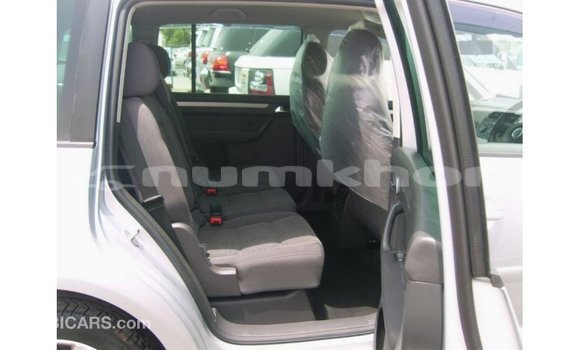 Buy Import Volkswagen Touran Other Car in Import - Dubai in Bumthang Buy Import Volkswagen Touran Other Car in Import - Dubai in Bumthang