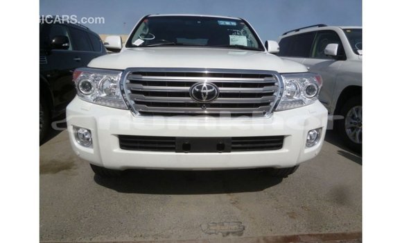 Buy Import Toyota Land Cruiser White Car in Import - Dubai in Bumthang Buy Import Toyota Land Cruiser White Car in Import - Dubai in Bumthang