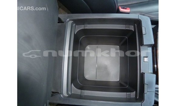 Buy Import Toyota Land Cruiser White Car in Import - Dubai in Bumthang Buy Import Toyota Land Cruiser White Car in Import - Dubai in Bumthang