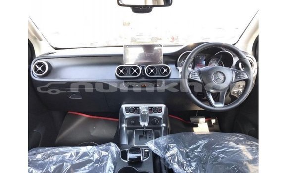 Buy Import Mercedes-Benz 250 Black Car in Import - Dubai in Bumthang Buy Import Mercedes-Benz 250 Black Car in Import - Dubai in Bumthang