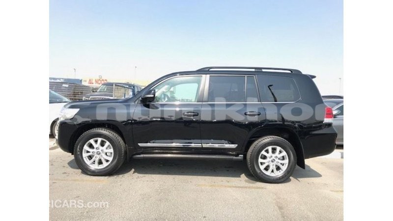 Big with watermark toyota land cruiser bumthang import dubai 2730