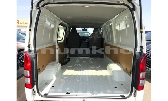 Buy Import Toyota Hiace White Car in Import - Dubai in Bumthang Buy Import Toyota Hiace White Car in Import - Dubai in Bumthang