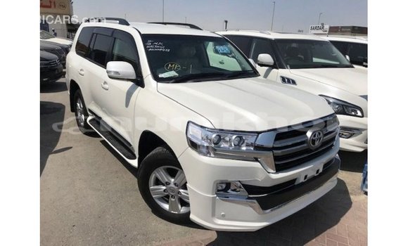 Buy Import Toyota Land Cruiser White Car in Import - Dubai in Bumthang Buy Import Toyota Land Cruiser White Car in Import - Dubai in Bumthang