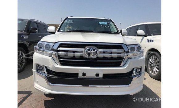 Buy Import Toyota Land Cruiser White Car in Import - Dubai in Bumthang Buy Import Toyota Land Cruiser White Car in Import - Dubai in Bumthang