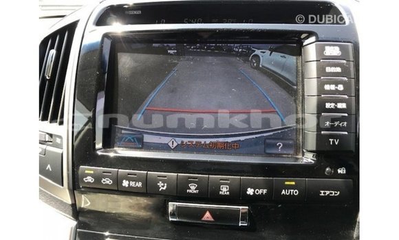 Buy Import Toyota Land Cruiser White Car in Import - Dubai in Bumthang Buy Import Toyota Land Cruiser White Car in Import - Dubai in Bumthang