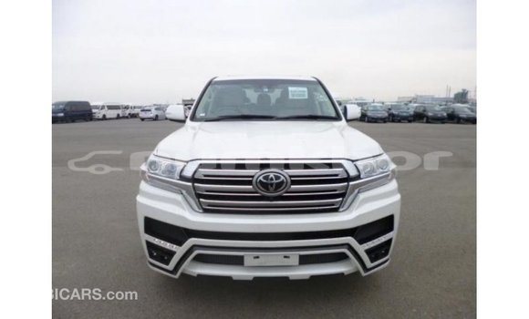 Buy Import Toyota Land Cruiser White Car in Import - Dubai in Bumthang Buy Import Toyota Land Cruiser White Car in Import - Dubai in Bumthang