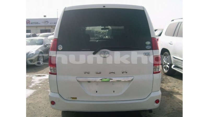 Big with watermark toyota noah bumthang import dubai 2747