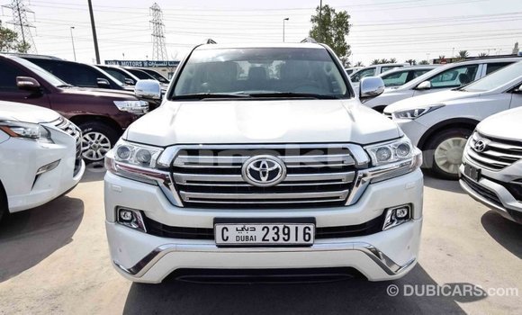 Buy Import Toyota Land Cruiser White Car in Import - Dubai in Bumthang Buy Import Toyota Land Cruiser White Car in Import - Dubai in Bumthang