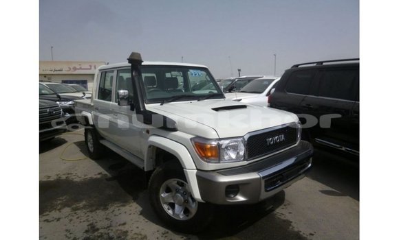Buy Import Toyota Land Cruiser White Car in Import - Dubai in Bumthang Buy Import Toyota Land Cruiser White Car in Import - Dubai in Bumthang