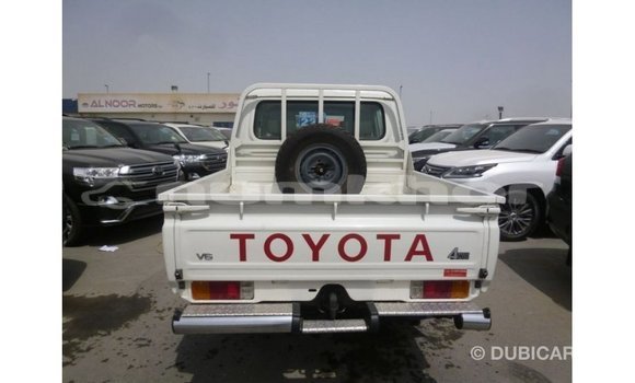 Buy Import Toyota Land Cruiser White Car in Import - Dubai in Bumthang Buy Import Toyota Land Cruiser White Car in Import - Dubai in Bumthang