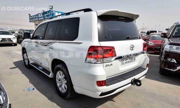 Buy Import Toyota Land Cruiser White Car in Import - Dubai in Bumthang Buy Import Toyota Land Cruiser White Car in Import - Dubai in Bumthang