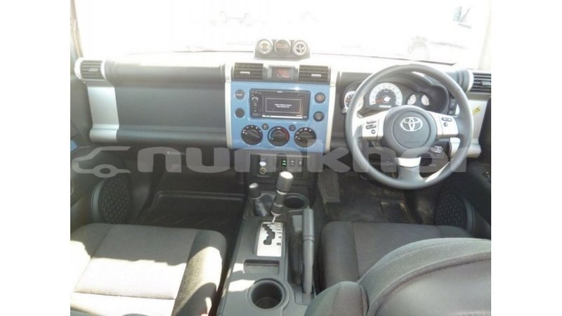Big with watermark toyota fj cruiser bumthang import dubai 2782