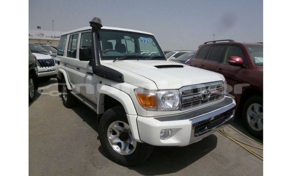 Buy Import Toyota Land Cruiser White Car in Import - Dubai in Bumthang Buy Import Toyota Land Cruiser White Car in Import - Dubai in Bumthang