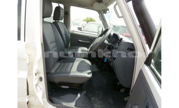 Buy Import Toyota Land Cruiser White Car in Import - Dubai in Bumthang Buy Import Toyota Land Cruiser White Car in Import - Dubai in Bumthang