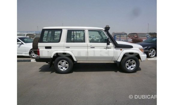 Buy Import Toyota Land Cruiser White Car in Import - Dubai in Bumthang Buy Import Toyota Land Cruiser White Car in Import - Dubai in Bumthang