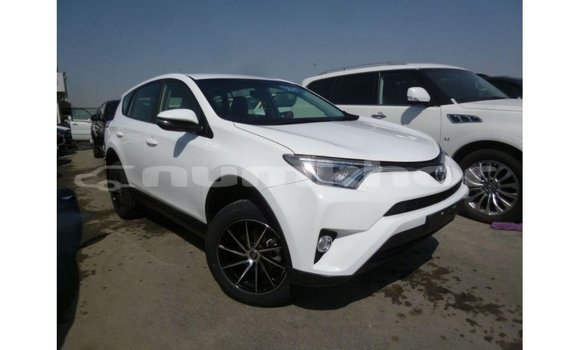 Buy Import Toyota 4Runner White Car in Import - Dubai in Bumthang Buy Import Toyota 4Runner White Car in Import - Dubai in Bumthang