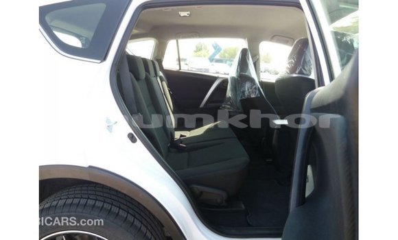 Buy Import Toyota 4Runner White Car in Import - Dubai in Bumthang Buy Import Toyota 4Runner White Car in Import - Dubai in Bumthang