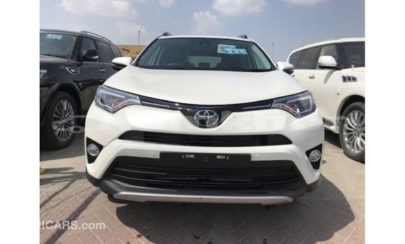 Buy Import Toyota 4Runner White Car in Import - Dubai in Bumthang Buy Import Toyota 4Runner White Car in Import - Dubai in Bumthang