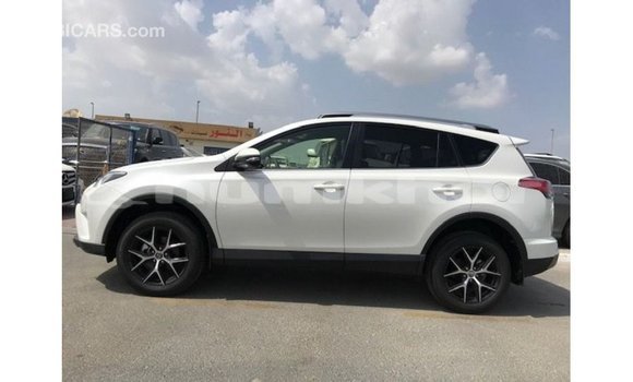 Buy Import Toyota 4Runner White Car in Import - Dubai in Bumthang Buy Import Toyota 4Runner White Car in Import - Dubai in Bumthang