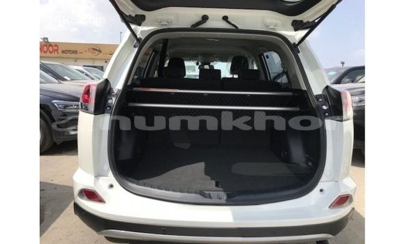 Buy Import Toyota 4Runner White Car in Import - Dubai in Bumthang Buy Import Toyota 4Runner White Car in Import - Dubai in Bumthang