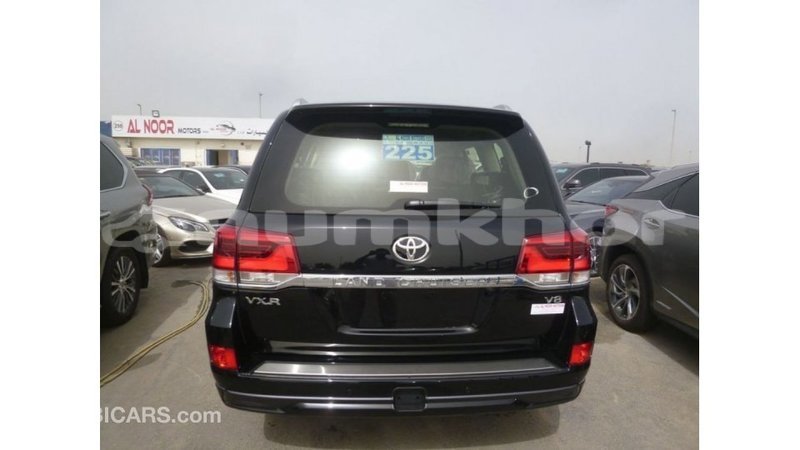 Big with watermark toyota land cruiser bumthang import dubai 2806