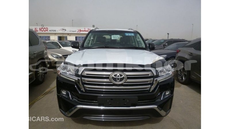 Big with watermark toyota land cruiser bumthang import dubai 2806