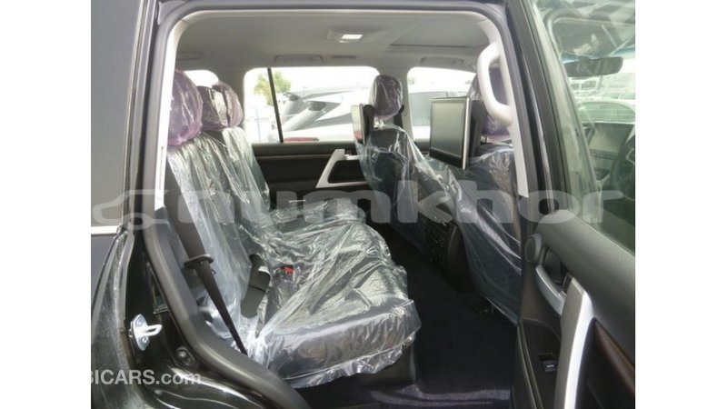 Big with watermark toyota land cruiser bumthang import dubai 2806