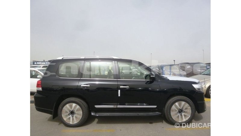 Big with watermark toyota land cruiser bumthang import dubai 2806