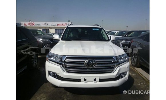 Buy Import Toyota Land Cruiser White Car in Import - Dubai in Bumthang Buy Import Toyota Land Cruiser White Car in Import - Dubai in Bumthang