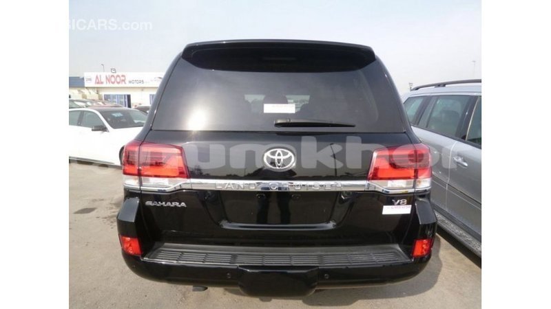 Big with watermark toyota land cruiser bumthang import dubai 2809