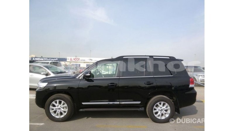 Big with watermark toyota land cruiser bumthang import dubai 2809