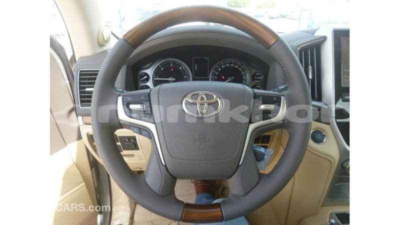 Big with watermark toyota land cruiser bumthang import dubai 2810