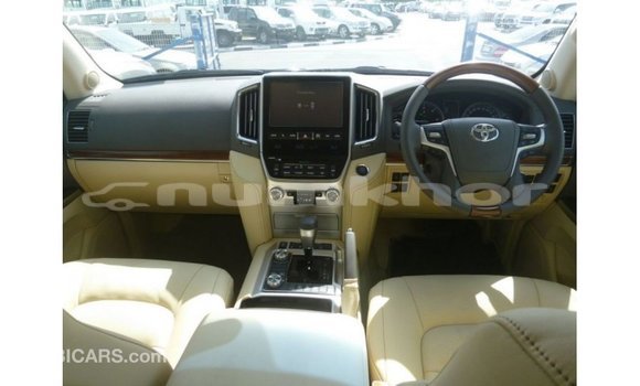 Buy Import Toyota Land Cruiser Brown Car in Import - Dubai in Bumthang Buy Import Toyota Land Cruiser Brown Car in Import - Dubai in Bumthang