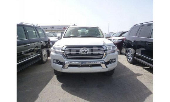 Buy Import Toyota Land Cruiser White Car in Import - Dubai in Bumthang Buy Import Toyota Land Cruiser White Car in Import - Dubai in Bumthang